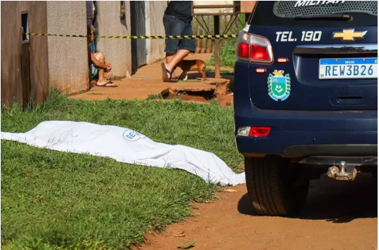 Imagem de compartilhamento para o artigo Moradores saem para trabalhar e encontram homem morto na calçada em MS da MS Todo dia
